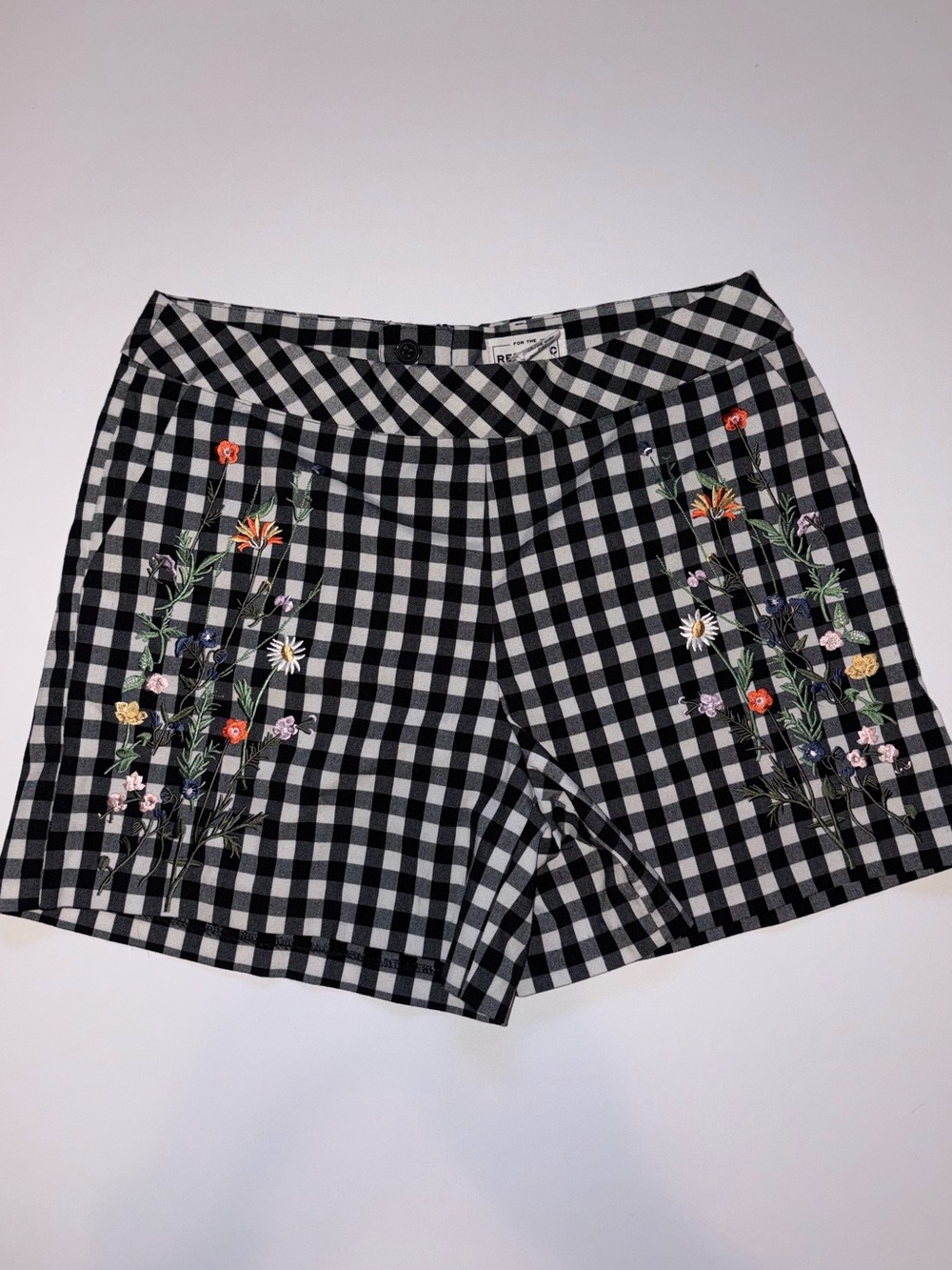 Cottagecore Gingham Embroidered Floral Shorts - Black & White